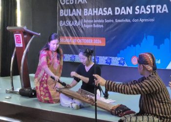Bulan Bahasa dan Sastra SMP Pembangunan Jaya 2 Hadirkan Budayawan Korea Selatan