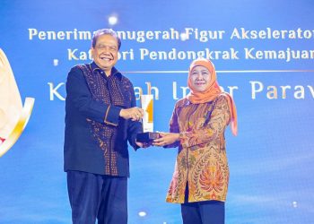 Berhasil Majukan Desa, Khofifah Tuai Penghargaan Bergengsi