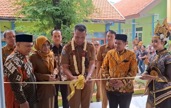 Dies Natalis ke-40 SMA Negeri 1 Taman Resmikan Gedung Lab Kimia