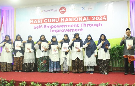 Ponpes Ath Thoyyibah Beri Apresiasi Guru Yang Telah Berjuang Tulus Bersama Nufi