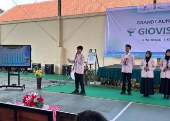 Siswa SMA Negeri 1 Krian Launching Produk Cat Lukis ‘Stylo Color’