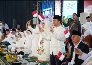 Kiai Khos dan Bu Nyai NU Langitkan Doa Khofifah-Emil Pimpin Jatim Dua Periode