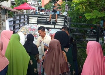 Sosialisasikan Paslon Yani-Alif, KPUG dan Praban Gresik Gelar Pasar Murah Sembako