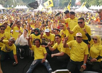 Senam Partai Golkar di GOR Sidoarjo Ikut Pecahkan Rekor Muri, Dihadiri Subandi-Mimik Hingga Arumi Bachim