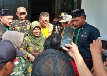 Ning Ainun Diperiksa Bawaslu Sidoarjo, Ibu-ibu Muslimat NU Geruduk Kantor Sentra Gakkumdu