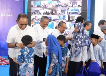 Pelindo Terminal Petikemas Berikan Santunan untuk Ribuan Anak Yatim dan Bantuan Sarana Ibadah