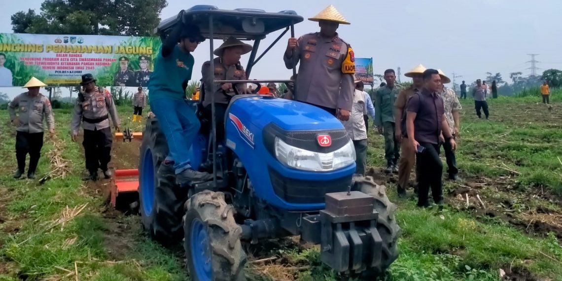 Wujudkan Cita Asta Presiden, di Kediri Polri Dukung Swasembada Pangan dengan Semaikan Bibit Jagung