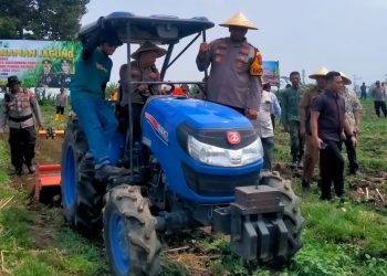 Wujudkan Cita Asta Presiden, di Kediri Polri Dukung Swasembada Pangan dengan Semaikan Bibit Jagung