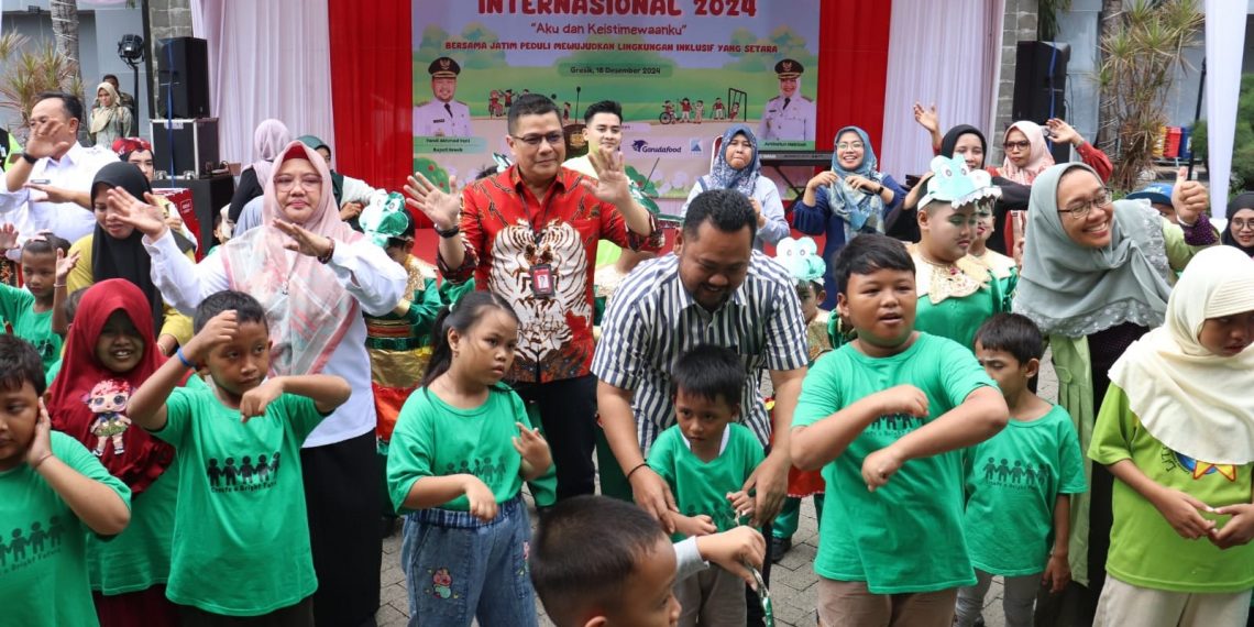 Gebyar Disabilitas 2024, Bank Jatim Serahkan Bantuan 3 Mobil kepada Pemkab Gresik