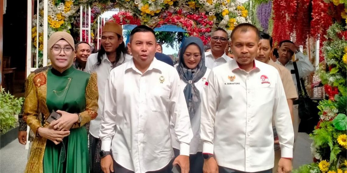 Dialog Staf Ahli Menko Polkam dan Bravo 5 dengan Warga Satak, Kawal Asta Cita Berantas Korupsi