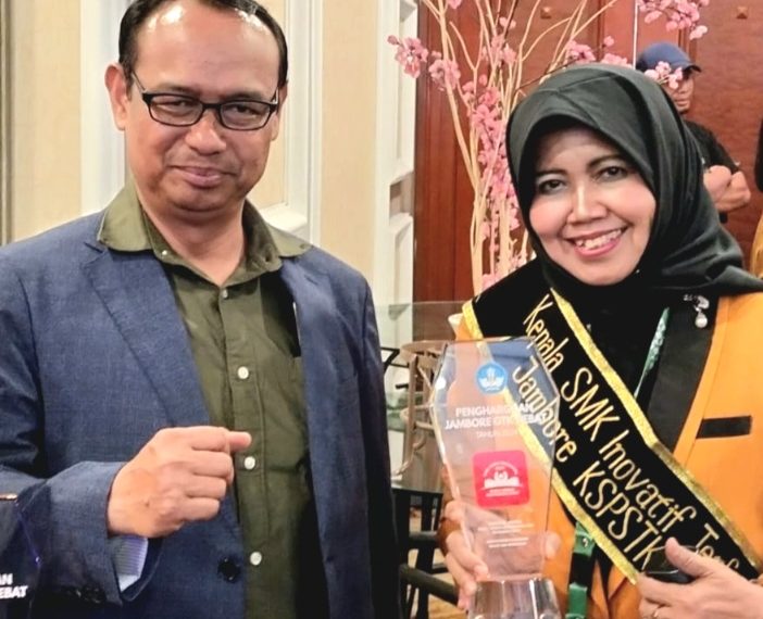 Kepala SMKN 2 Buduran Terpilih sebagai Peserta Inovatif Terfavorit  dalam Jambore GTK Hebat Nasional 2024