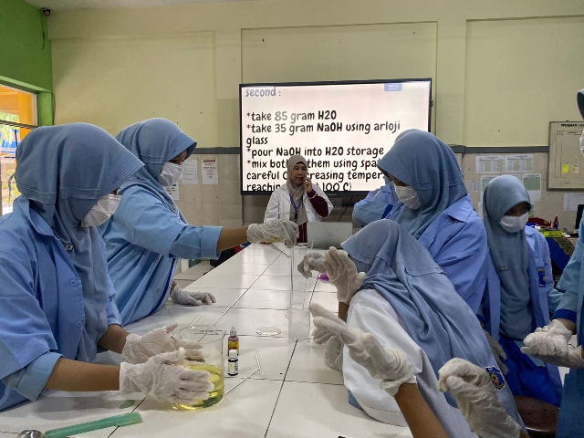 SMP Muhammadiyah 2 Taman Kerja Bareng Unipa Lakukan Tes Toefl Siswa Kelas Program Internasional