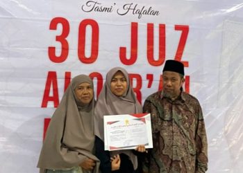 Dengan Niat Sungguh-Sungguh Nadhifah Siswi MA Dafi Sidoarjo Hafal Al Qur’an 30 Juz