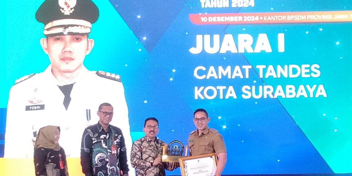 Komitmen Perkuat Ekosistem Inovasi, Pemprov Jatim Berikan Penghargaan Kecamatan Terbaik Sinergisitas 2024