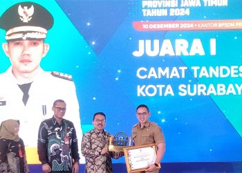 Komitmen Perkuat Ekosistem Inovasi, Pemprov Jatim Berikan Penghargaan Kecamatan Terbaik Sinergisitas 2024