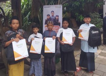 BMH Unit Sidoarjo Gelar Khitan Berkah Bersinergi dengan Gerakan Resik Resik Masjid Galena Logistic