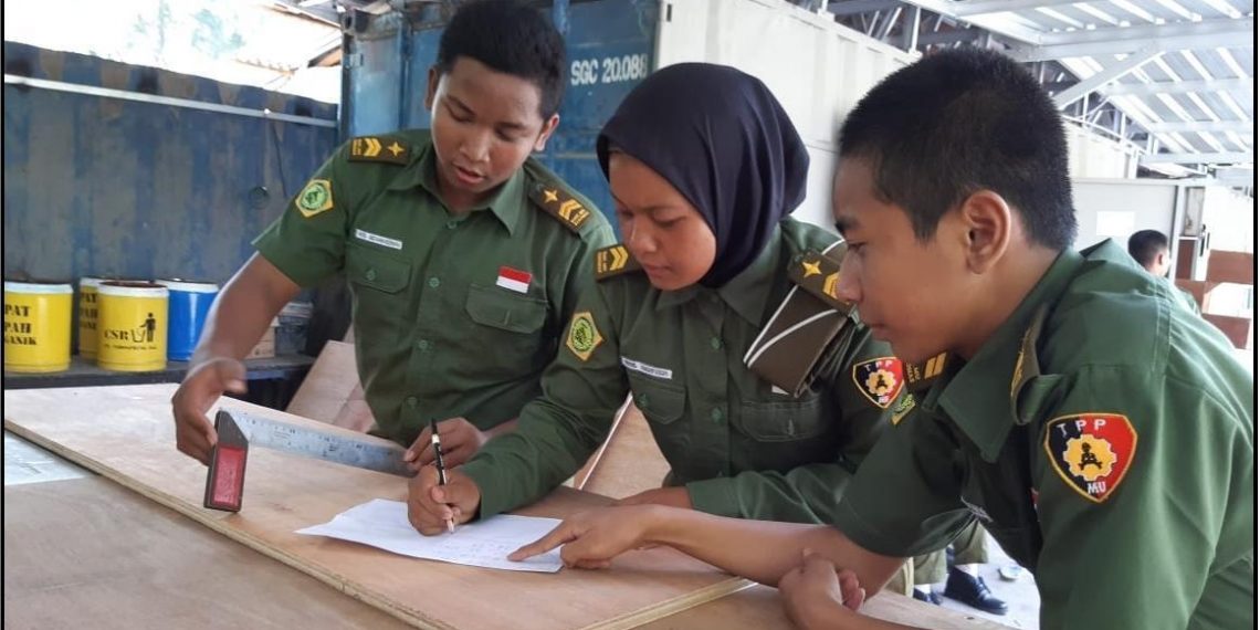 SMK Manbaul Ulum Gresik Perkuat Pembelajaran Berbasis Teching Factory