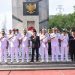 Sambut Hari Armada RI, Pangkoarmada II Hadiri Ziarah di TMP 10 Nopember
