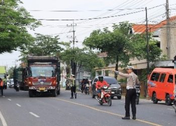 Amankan Nataru, Satlantas Polres Gresik Gelar Operasi Pengendalian Kendaraan Barang