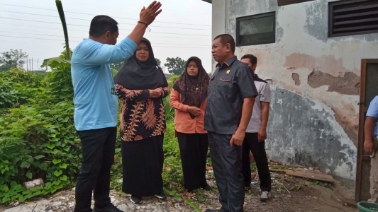 Sering Banjir Dan Kekurangan Ruang Kelas, Komisi D DPRD Sidoarjo Sidak SDN Wunut 2 Porong