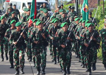Pasukan Gerak Jalan Peleton Beranting Yudha Wastu Pramuka Jaya ke-9 Tiba di Perbatasan Kediri-Jombang