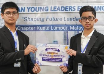 Dua Siswa SMP Al Hikmah Surabaya Sukses Raih Penghargaan Best Presentation di Indonesian Young Leaders Exchange Malaysia