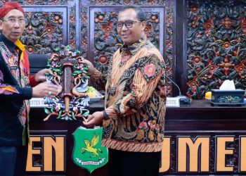 Tekan Tingkat Kecelakaan Laut, Pemkab Gresik Studi Tiru Replikasi Sistem Keamanan Pelayaran ke Kabupaten Sumenep