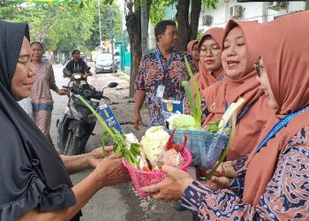 Siswa SMP PGRI 1 Buduran Dikenalkan Harjasda, Juga Bagikan Sayur Gratis