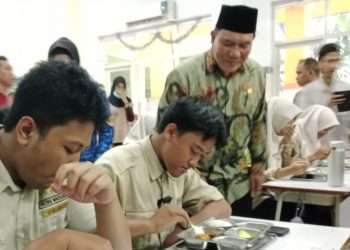 Bambang Haryo Tinjau MBG di Smanda Sidoarjo, Tegaskan Pentingnya Asupan Gizi Untuk Kecerdasan Bangsa