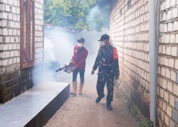Koramil Jenu bersama Dinkes Tuban Lakukan Fogging, Antisipasi Penyebaran Demam Berdarah