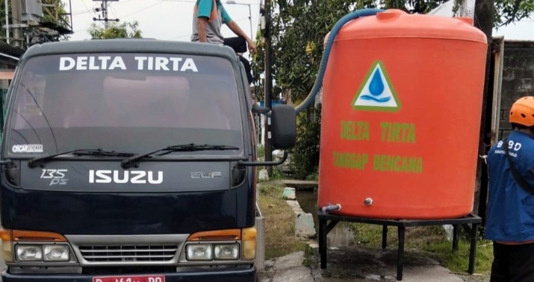 5 Tandon Air Bersih Disiapkan Perumda Delta Tirta untuk Warga Terdampak Banjir di Kecamatan Candi