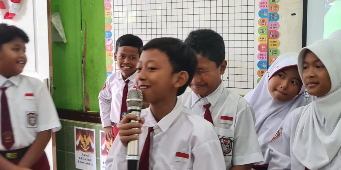 Siswa SD Negeri Anggaswangi 2 Sukodono Antusiasi Ikuti Pelatihan Public Speaking