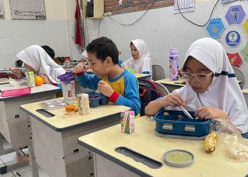 Cara Hidup Sehat, Ceria Dengan Senam dan Sarapan Bersama di SD Al Muslim