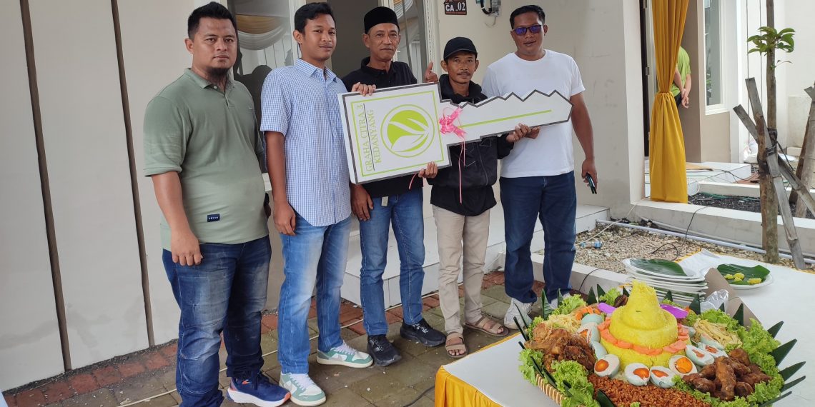 Merasakan Kebahagiaan, ketika Tukang Sapu Jalanan Wujudkan Mimpi Punya Rumah Sendiri