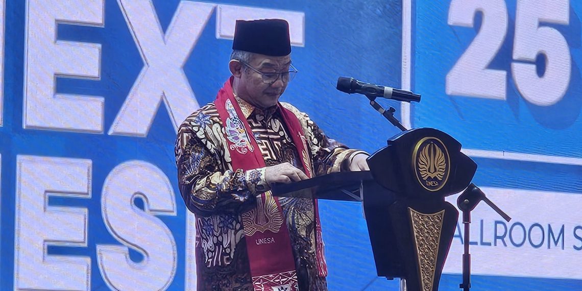 Bangkitkan Spirit Perjuangan IKA UNESA, Mendikdasmen Prof Mu’ti: Manuk Gelathik Cucuke Biru, Bar Dilantik Ojo Podo Turu