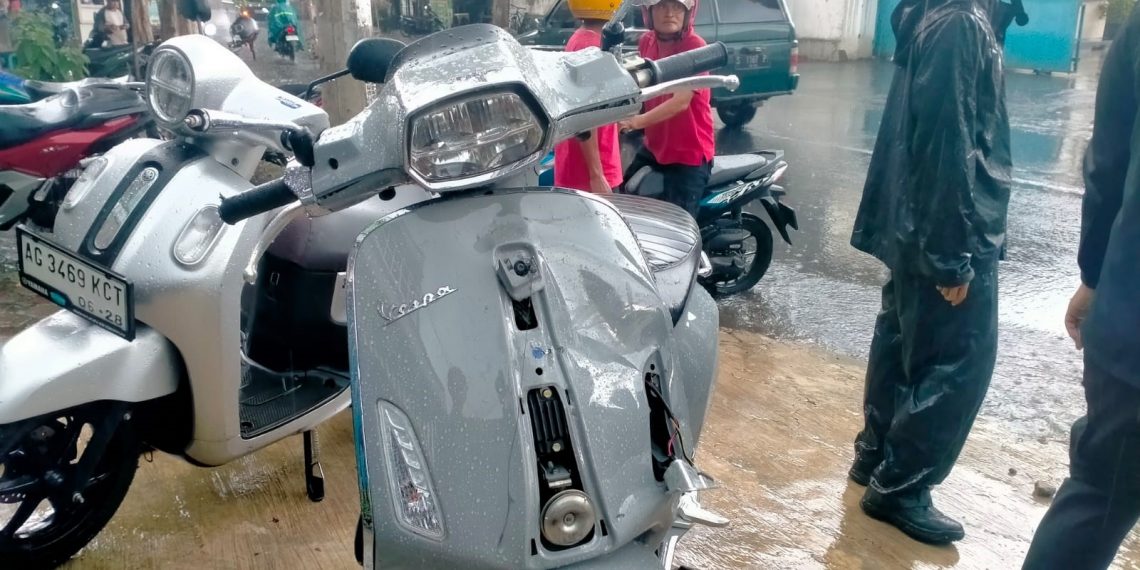 Dua Polisi Terlibat Lakalantas di Pare