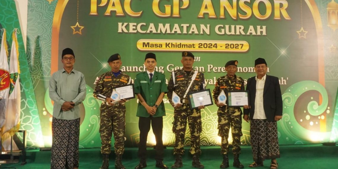 GP Ansor Gurah Kediri Beri Apresiasi Kader Banser Tertua dan Terlama