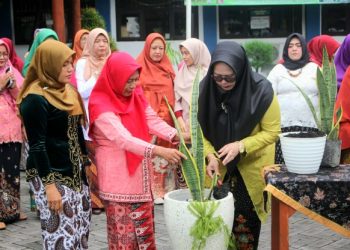 SMP Negeri 1 Taman, Tanam Pohon Hari Ini Menyelamatkan Hari Esok