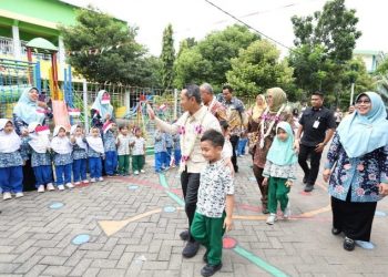 Wa Mendikdasmen Kunjungi KB-TK Al Muslim Melihat Penerapan Fondasi Pendidikan Berkarakter