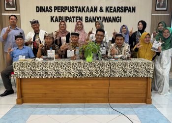 Bedah Buku Jejak Kritik Dapat Acungan Jempol Kadis Perpusip Banyuwangi