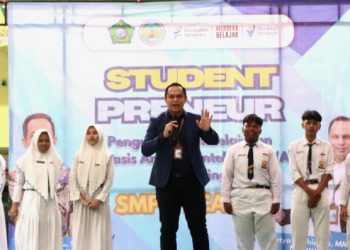 Ribuan Siswa SMP Negeri 1 Candi Dilatih Digital Studentpreneur
