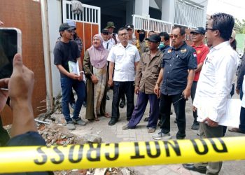 Cak Ji Marah Lihat Warga Bongkar Paksa Rumah Tetangga