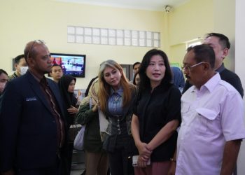 Di Surabaya Masih Ada Sekolah Tahan Ijazah Siswa, Armuji : Harus Segera Diserahkan