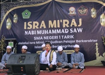 Isra’ Mi’raj SMA Negeri 1 Tarik Wujudkan Pelajar Berkarakter Islami