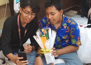 Gen Pelajar Kenalkan Kecerdasan Digital pada Siswa SLB Dharma Wanita Sidoarjo