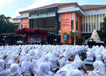 Umaha Sambut Ramadhan 1446 H dengan Doa Bersama dan Pawai Tumpeng Kue Apem