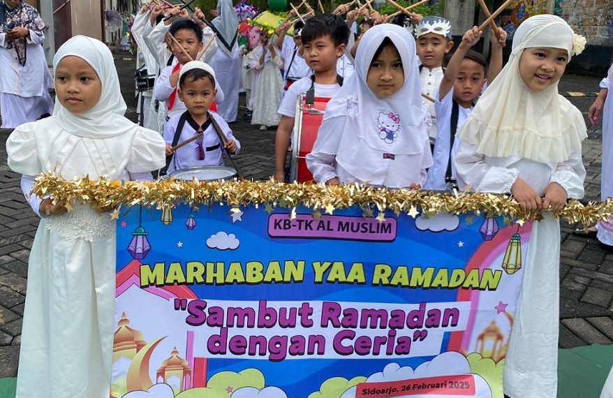 KB-TK Al Muslim Semarak Pawai Payung Hias dan Ajakan Puasa Ramadhan