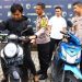 Disambut Senyum Sumringah, Kapolres Gresik Kembalikan Motor yang Dicuri Kepada Pemiliknya