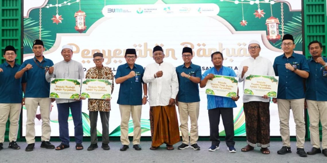 Ketua Umum MUI Gresik Kiai Rofiq Apresiasi Petrokimia Istiqamah Berikan Bantuan untuk Tempat Ibadah dan Lembaga Sosial