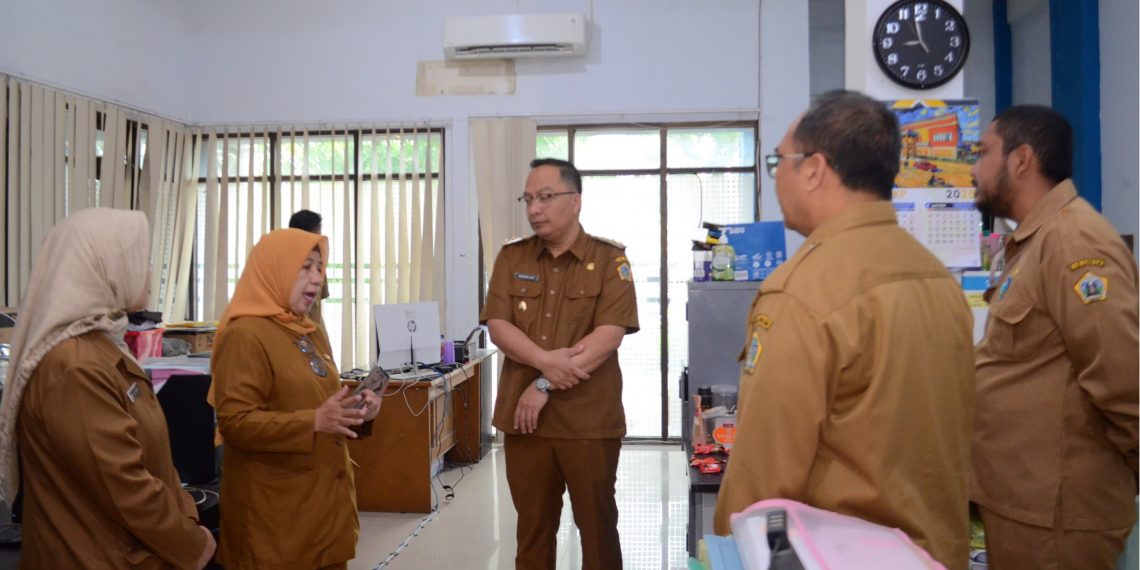 Sambangi Dinas CKPKP, Wabup Alif Ajak Kurangi Kawasan Kumuh di Gresik